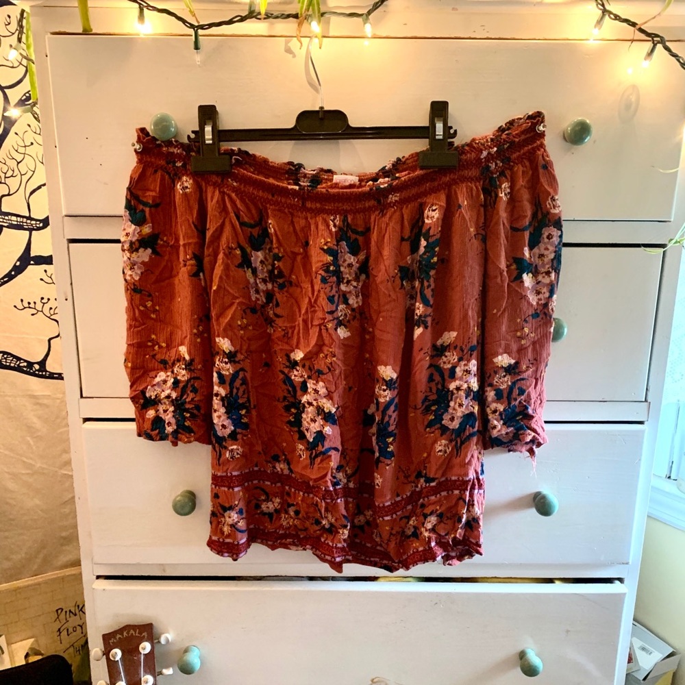 Off-The-Shoulders Flowy Floral Blouse